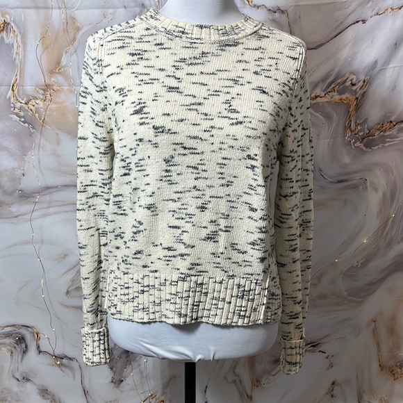 J. Crew Sweaters - J Crew Long Sleeve Knit Sweater Crew Neck Beige with Gray Design Size S